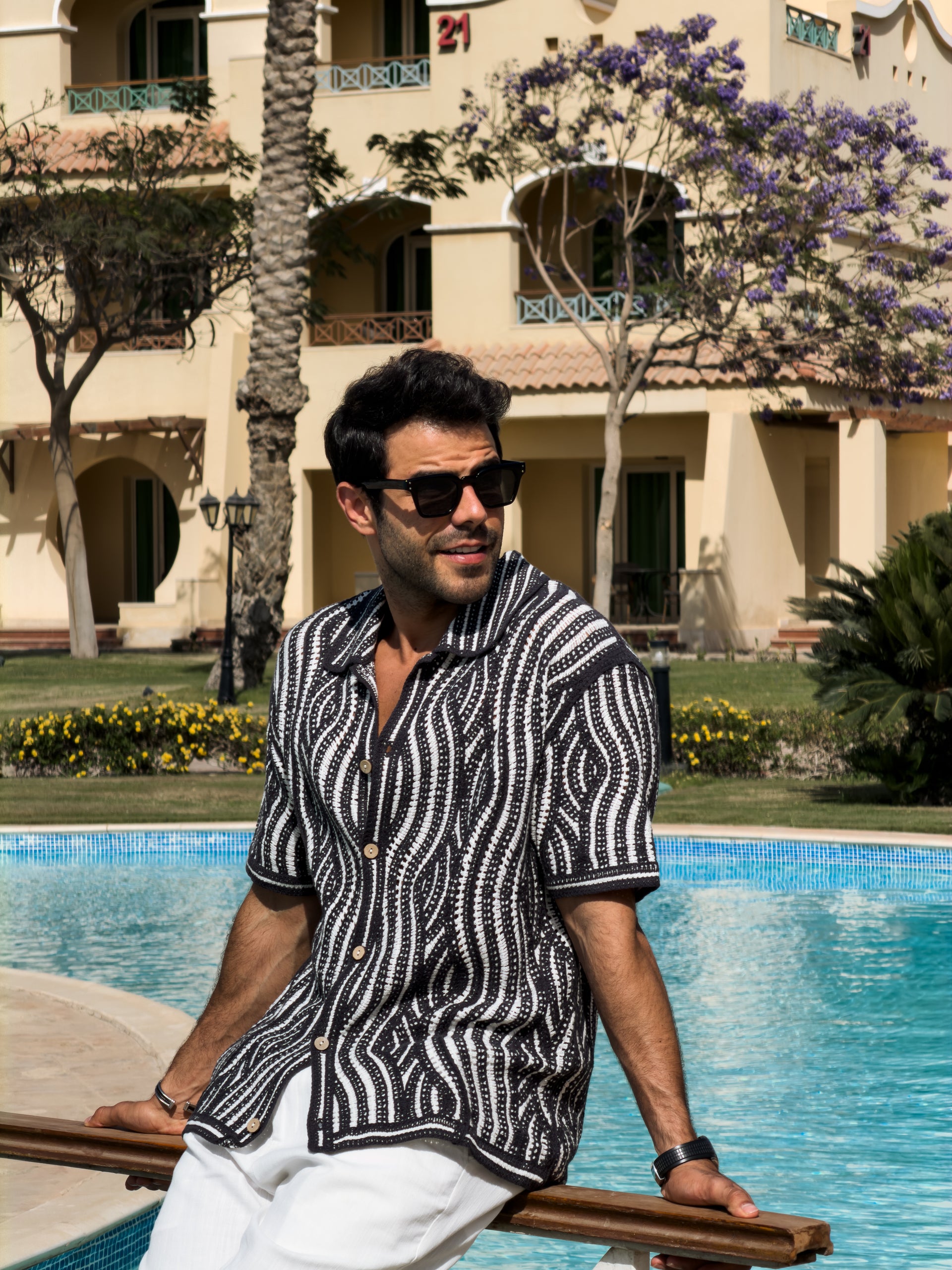 Bzze - Knit Black Stripes Shirt